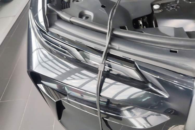 Used BMW X7 2023 xDrive40i Luxury M Sport Package Right Front Headlight