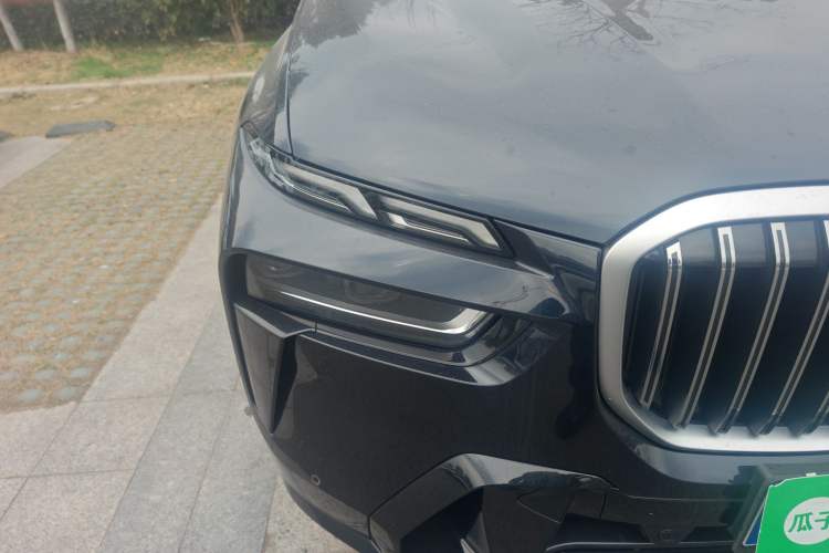 Used BMW X7 2023 xDrive40i Luxury M Sport Package Right Front Headlight