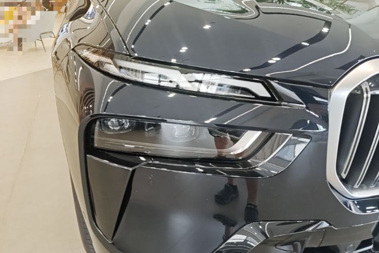 Used BMW X7 2023 xDrive40i Luxury M Sport Package Right Front Headlight