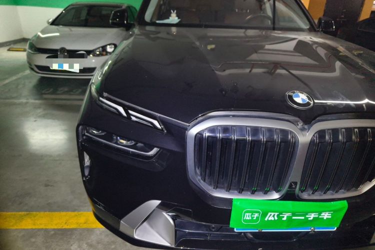 Used BMW X7 2023 xDrive40i Luxury Package with Leading Features Right Front Headlight