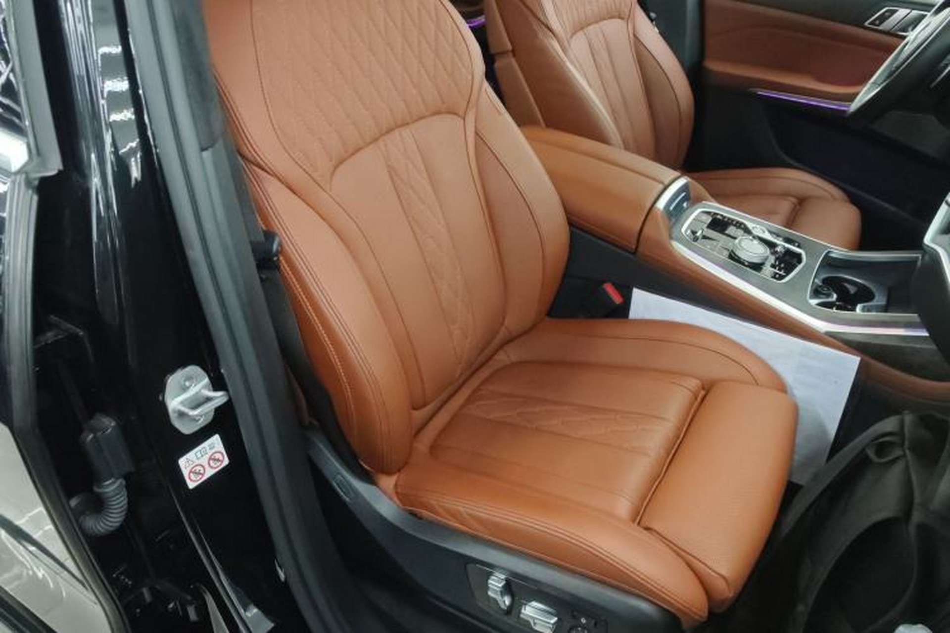 Used BMW X7 2023 xDrive40i Luxury M Sport Package Right Front Seat