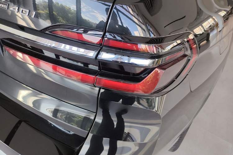 Used BMW X7 2023 xDrive40i Luxury Package with Leading Features Right Rear Taillight