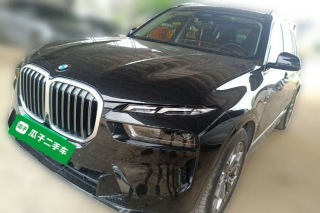 Used BMW X7 2023 xDrive40i Luxury Package with Leading Features