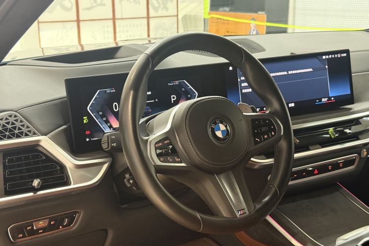Used BMW X7 2023 xDrive40i Luxury M Sport Package Steering Wheel