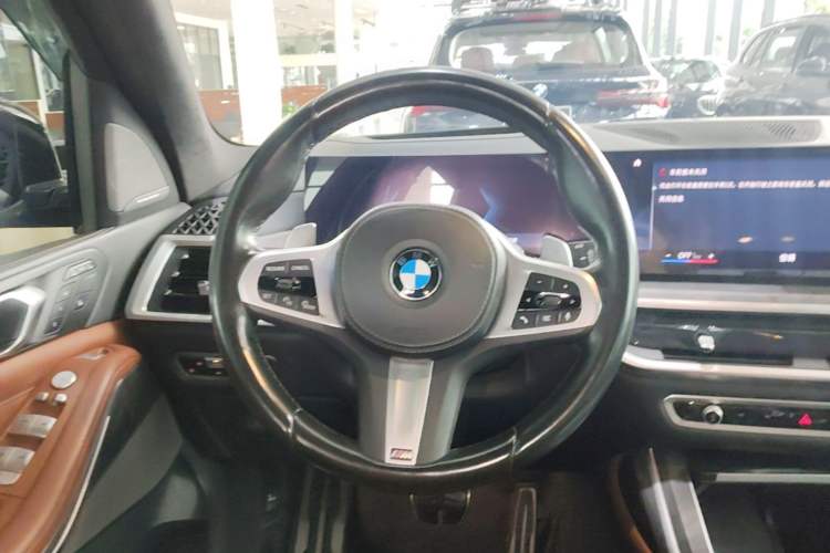 Used BMW X7 2023 xDrive40i Luxury M Sport Package Steering Wheel