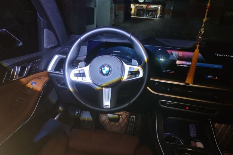 Used BMW X7 2023 xDrive40i Luxury M Sport Package Steering Wheel