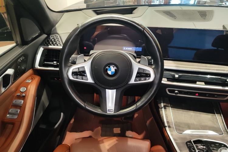 Used BMW X7 2023 xDrive40i Luxury M Sport Package Steering Wheel