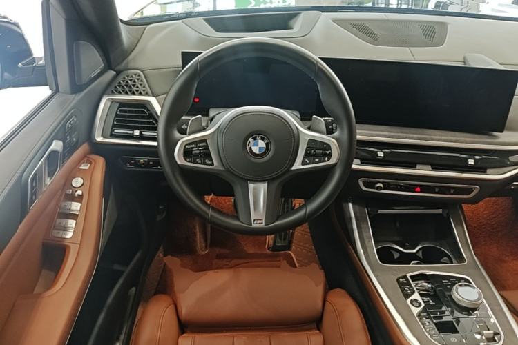 Used BMW X7 2023 xDrive40i Luxury M Sport Package Steering Wheel
