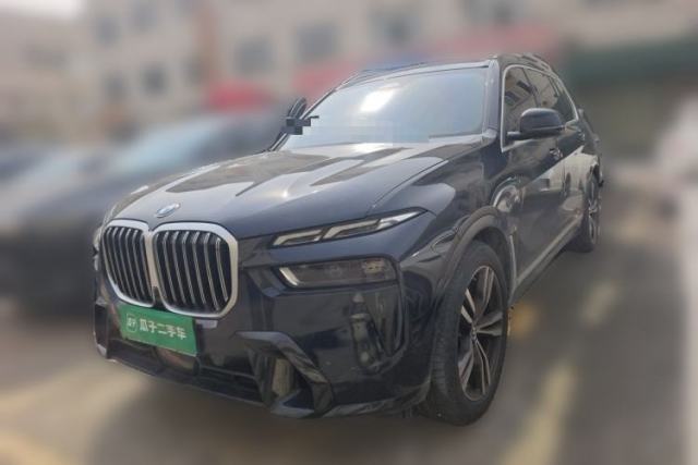 Used BMW X7 2023 xDrive40i Luxury Package with Leading Features