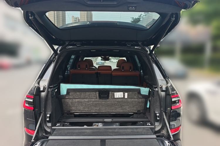 Used BMW X7 2023 xDrive40i Luxury Package with Leading Features Trunk