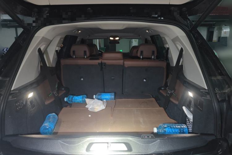 Used BMW X7 2023 xDrive40i Luxury Package with Leading Features Trunk