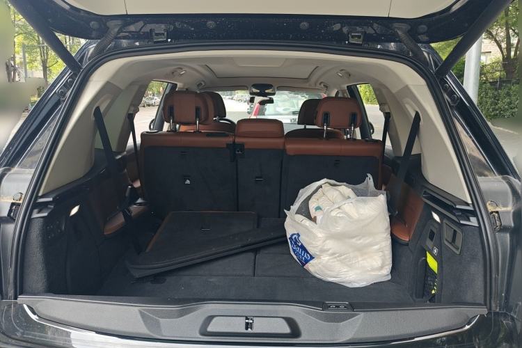 Used BMW X7  Trunk