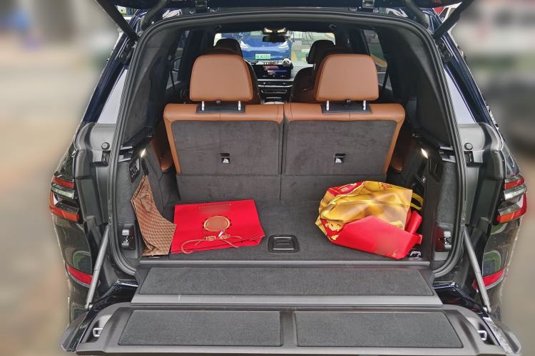 Used BMW X7 2023 xDrive40i Luxury M Sport Package Trunk