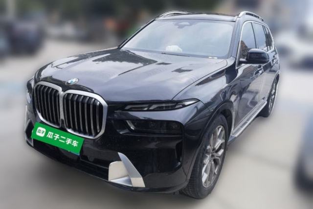Used BMW X7 2023 xDrive40i Luxury Package with Leading Features