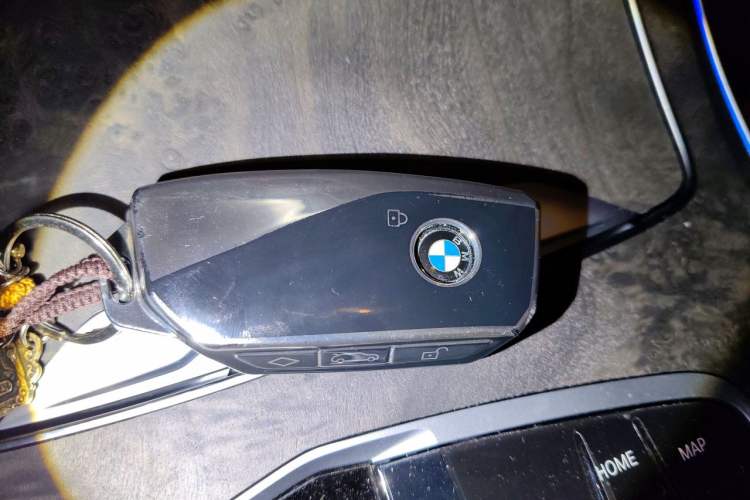 Used BMW X7 2023 xDrive40i Luxury M Sport Package Vehicle Key