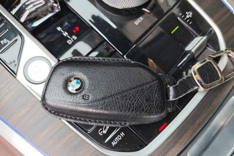 Used BMW X7 2023 xDrive40i Luxury Package with Leading Features Vehicle Key