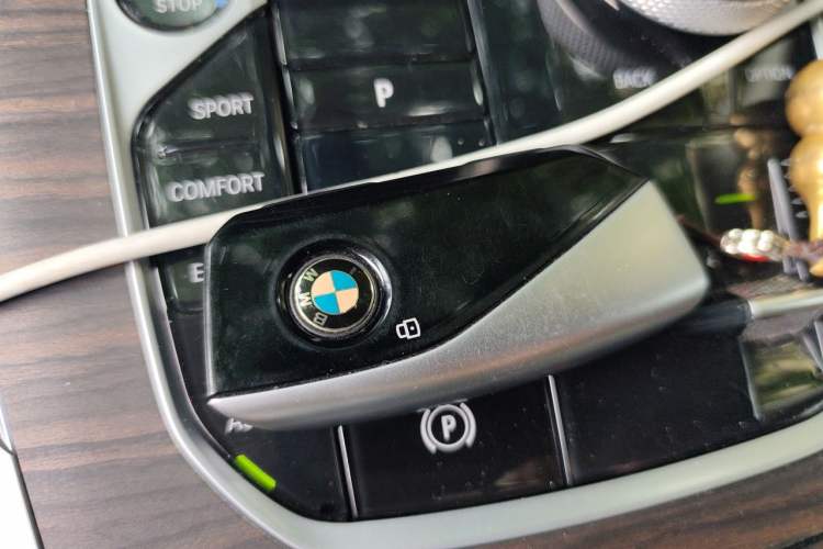 Used BMW X7 2023 xDrive40i Luxury Package with Leading Features Vehicle Key
