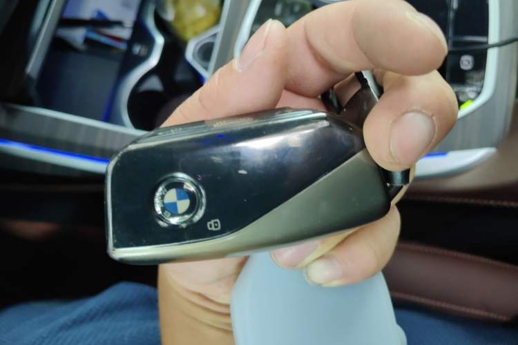 Used BMW X7 2023 xDrive40i Luxury Package with Leading Features Vehicle Key