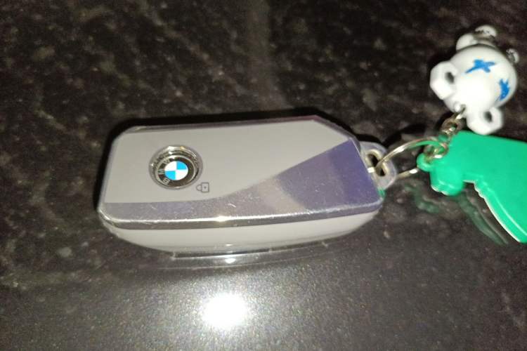 Used BMW X7 2023 xDrive40i Luxury Package with Leading Features Vehicle Key