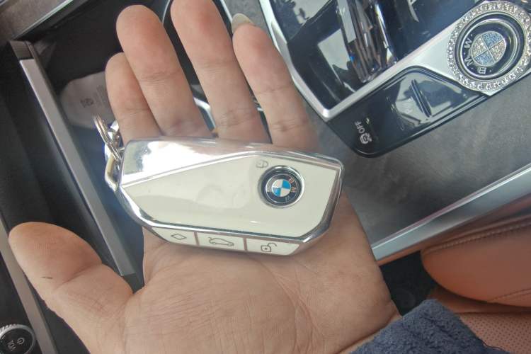 Used BMW X7 2023 xDrive40i Luxury M Sport Package Vehicle Key
