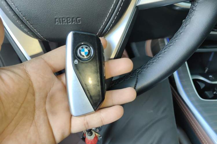 Used BMW X7 2023 xDrive40i Luxury Package with Leading Features Vehicle Key