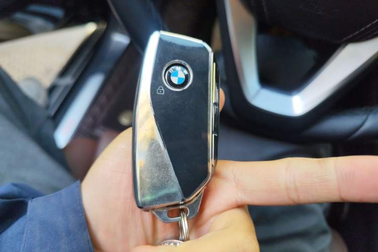 Used BMW X7 2023 xDrive40i Luxury Package with Leading Features Vehicle Key