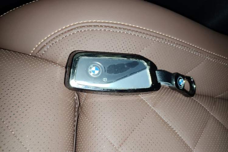Used BMW X7 2023 xDrive40i Luxury Package with Leading Features Vehicle Key