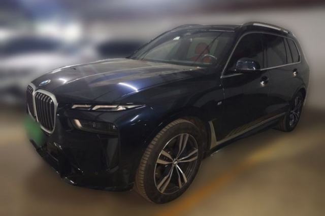 Ojetý BMW X7 2023 xDrive40i Luxury M Sport Package