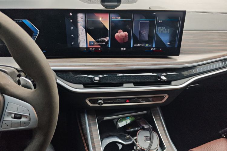 Used BMW X7 2023 xDrive40i Luxury Package with Leading Features Audio And AC Panel