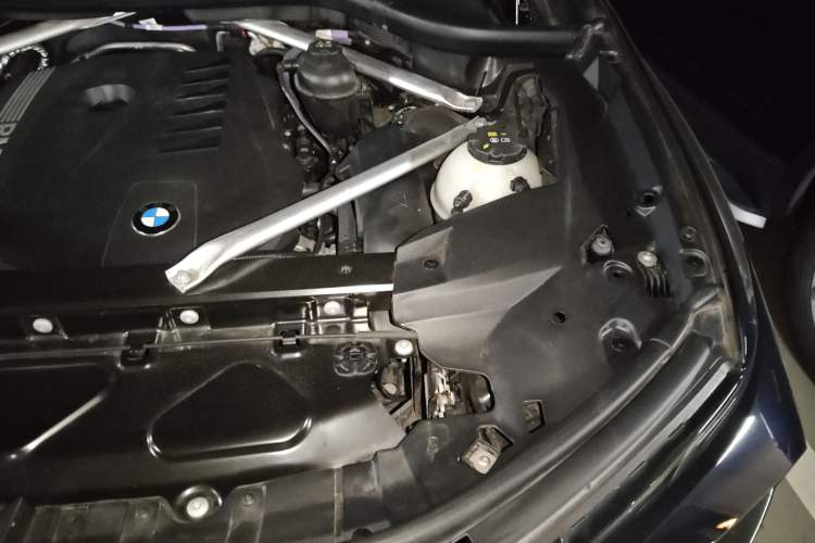 Used BMW X7 2023 xDrive40i Executive M Sport Package Engine Bay Left