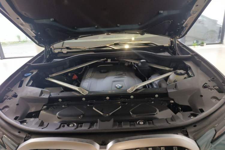Used BMW X7 2023 xDrive40i Luxury Package with Premium Features Engine Bay