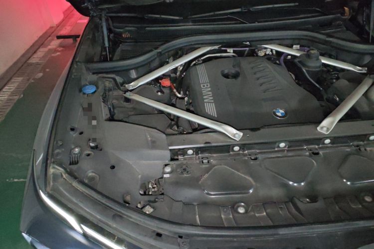 Used BMW X7 2023 xDrive40i Luxury Package with Leading Features Engine Bay Right