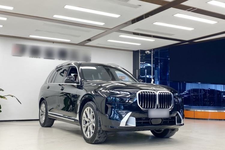 Used BMW X7 2023 xDrive40i Luxury Package with Premium Features Exterior 1
