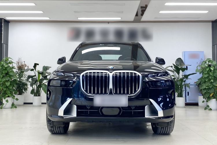 Used BMW X7 2023 xDrive40i Luxury Package with Premium Features Exterior 6