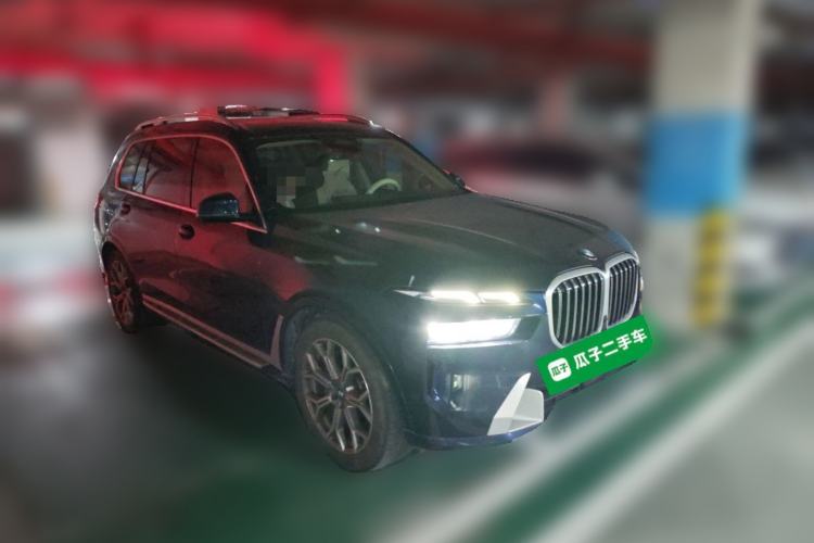 Used BMW X7 2023 xDrive40i Luxury Package with Leading Features Front Right 45 Deg
