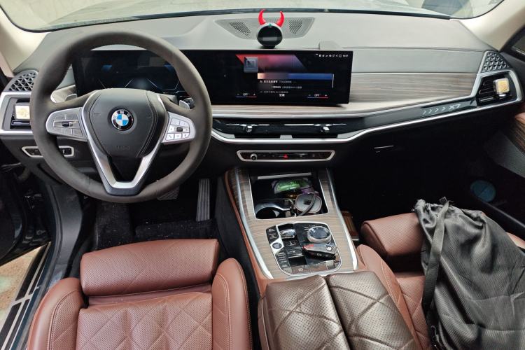 Used BMW X7 2023 xDrive40i Luxury Package with Leading Features Interior 2