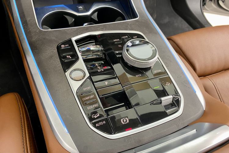 Used BMW X7 2023 xDrive40i Luxury Package with Premium Features Interior 7