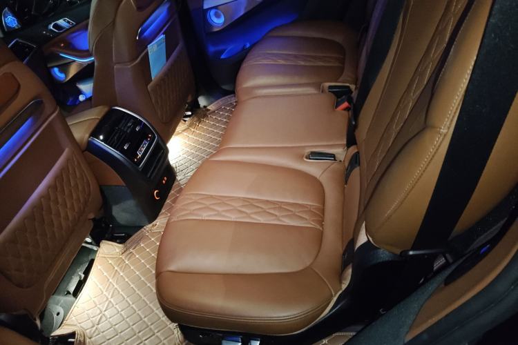 Used BMW X7 2023 xDrive40i Executive M Sport Package Left Rear Seat