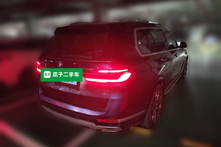 Used BMW X7 2023 xDrive40i Luxury Package with Leading Features Rear Right 45 Deg