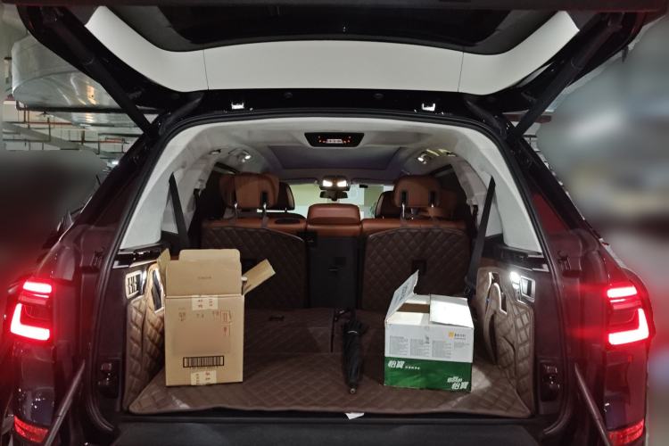 Used BMW X7 2023 xDrive40i Executive M Sport Package Trunk