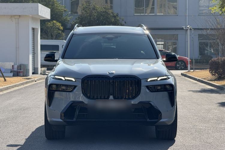 Used BMW X7 2023 xDrive40i Luxury M Sport Package Exterior 1