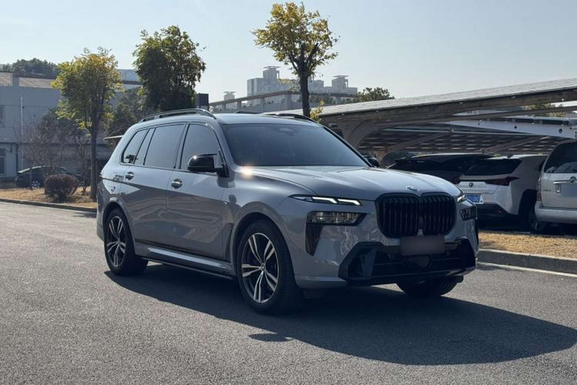 Used BMW X7 2023 xDrive40i Luxury M Sport Package Exterior 2