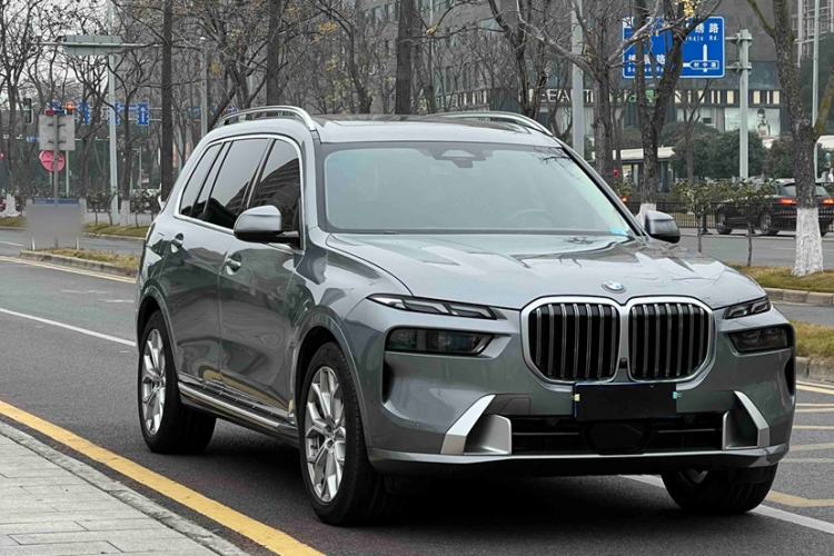 Used BMW X7 2023 xDrive40i Luxury Package with Leading Features Exterior 2