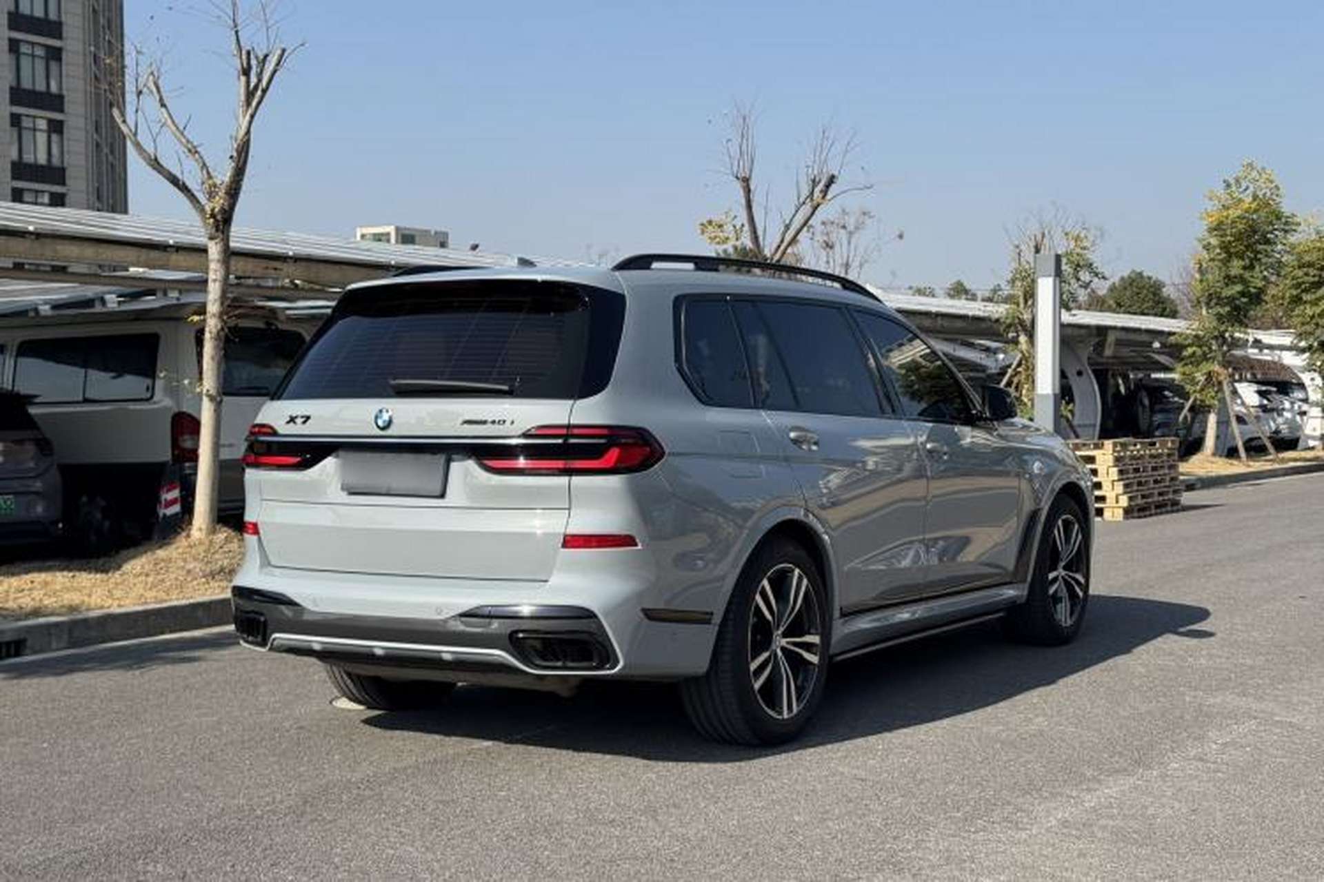 Used BMW X7 2023 xDrive40i Luxury M Sport Package Exterior 5