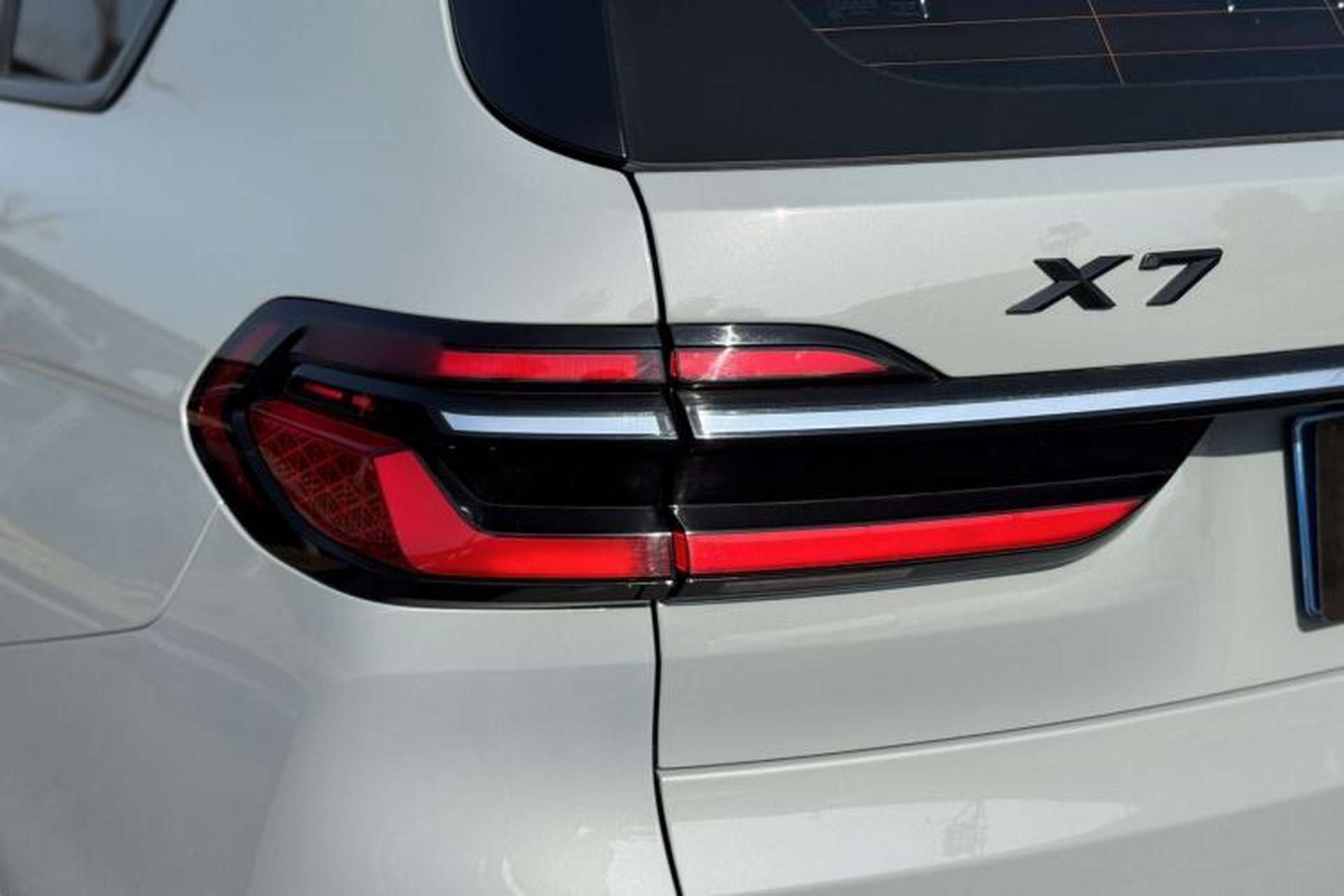Used BMW X7 2023 xDrive40i Luxury M Sport Package Exterior 9