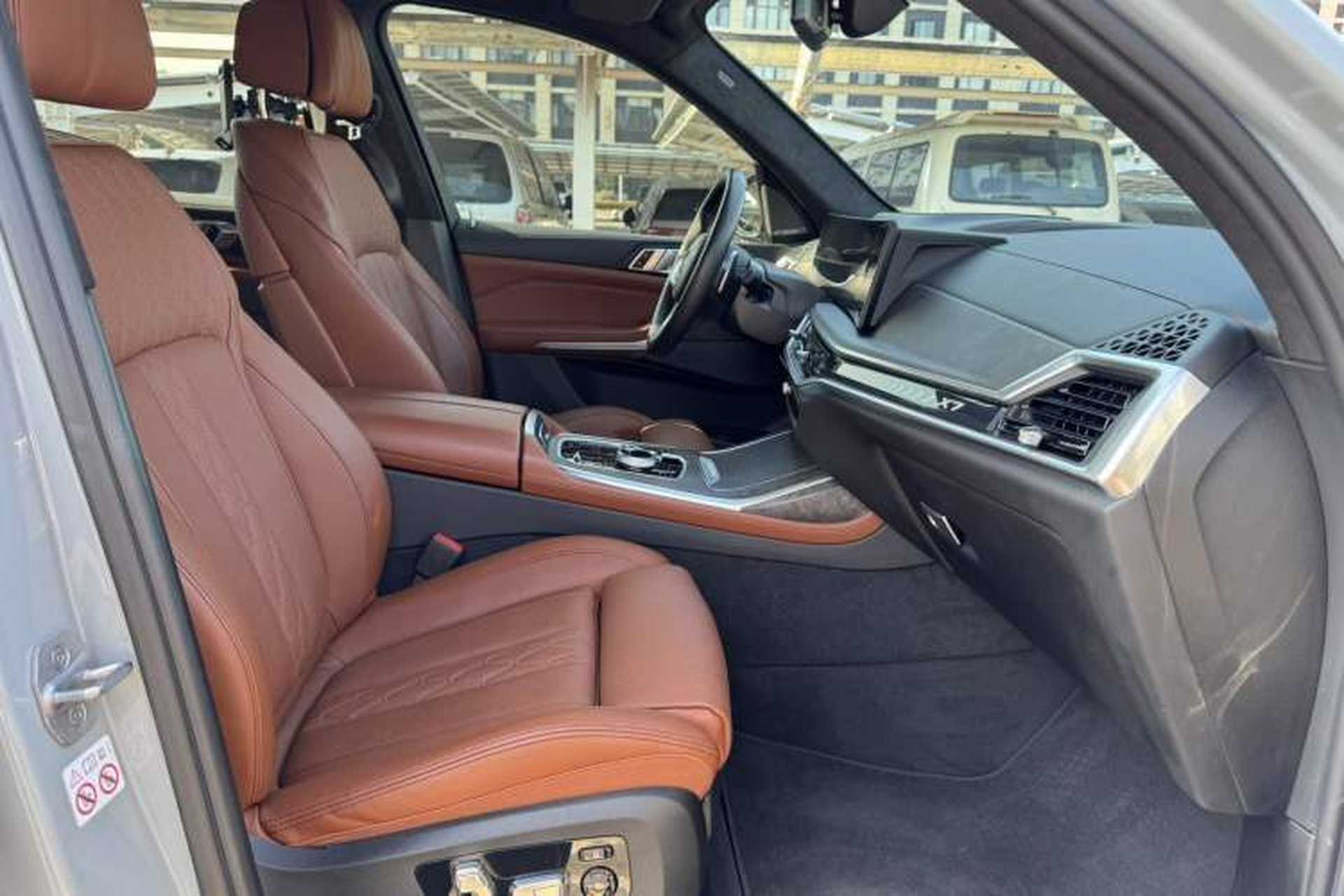 Used BMW X7 2023 xDrive40i Luxury M Sport Package Interior 9