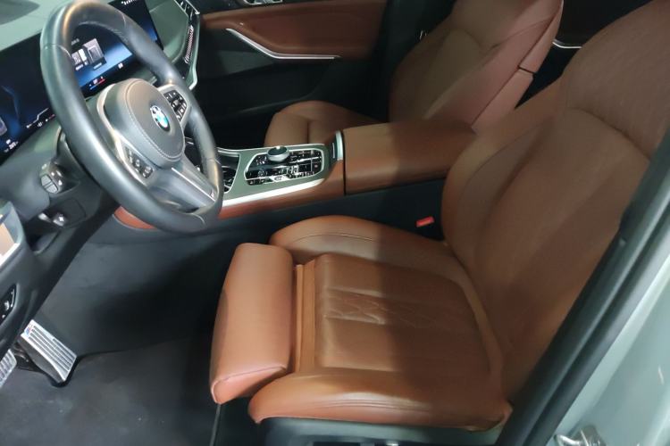 Used BMW X7 2023 xDrive40i Luxury M Sport Package Left Front Seat