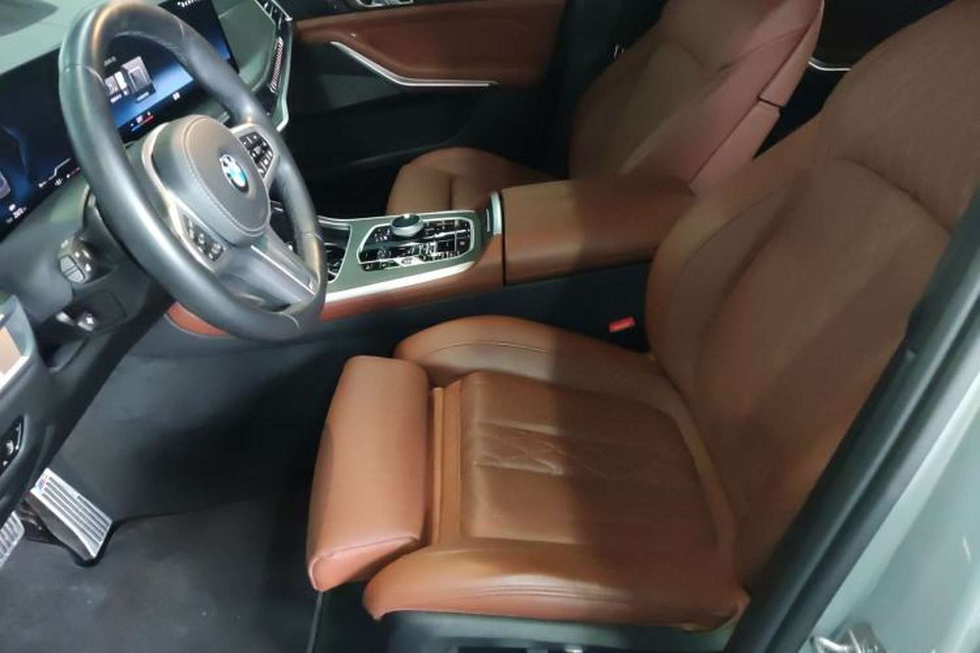 Used BMW X7 2023 xDrive40i Luxury M Sport Package Left Front Seat