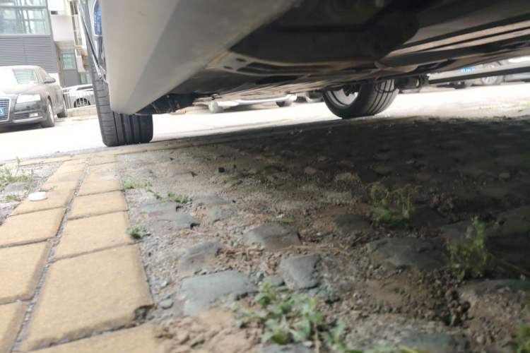Used BMW X7  Chassis Rear Left