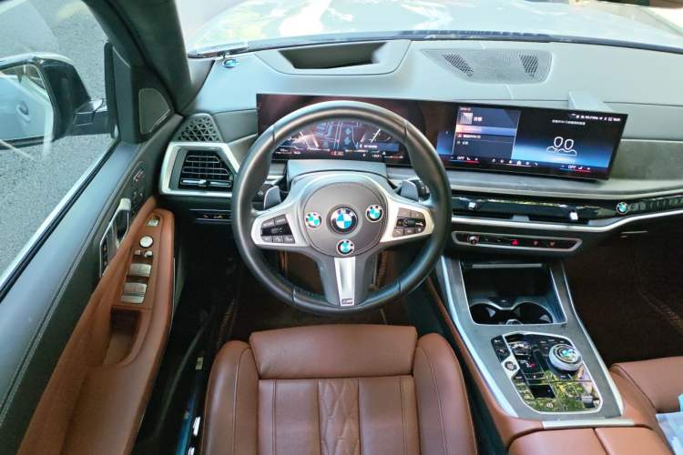 Used BMW X7 2023 xDrive40i Luxury M Sport Package Steering Wheel